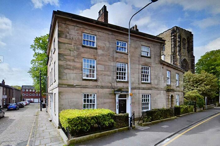 2 Bedroom Flat For Sale In Chester Road, Macclesfield, SK11