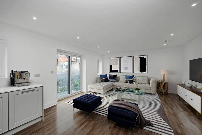2 Bedroom Apartment For Sale In West Wycombe Road, High Wycombe, Buckinghamshire, HP12