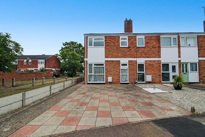 3 Bedroom End Of Terrace House To Rent In The Links, Kempston, MK42