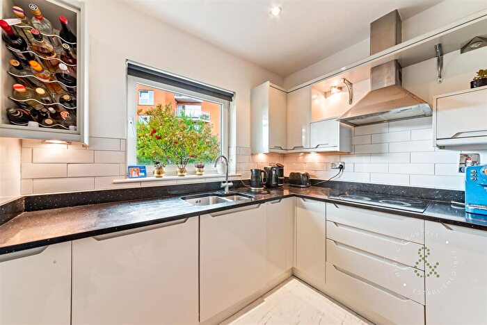 3 Bedroom Town House For Sale In Taliesin Court, Chandlery Way, Cardiff Bay, CF10