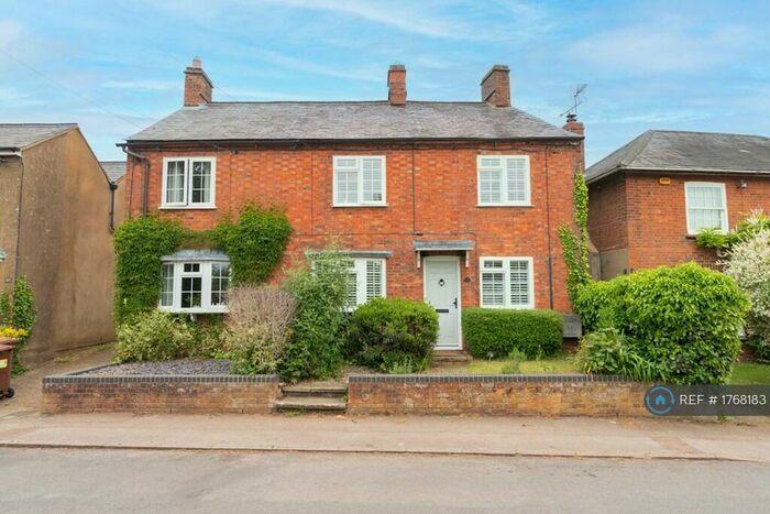 3 Bedroom Semi-Detached House To Rent In High Street South, Stewkley, Buckinghamshire, LU7