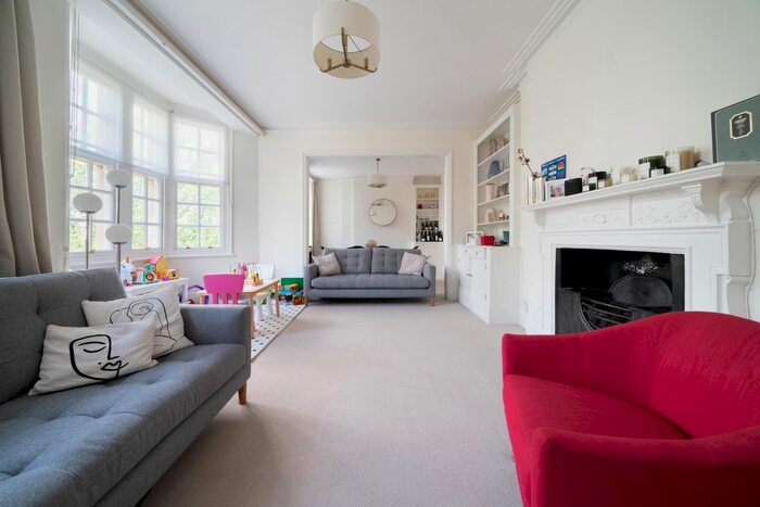 3 Bedroom Flat To Rent In Colherne Court, London, SW5