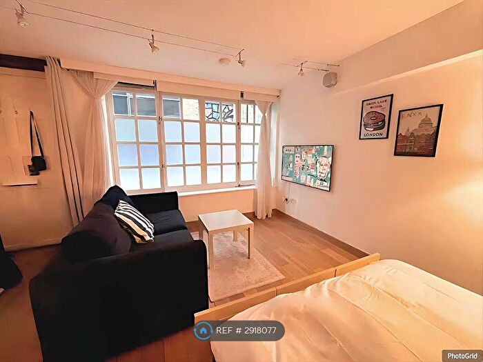 Studio To Rent In Calvin Street, London, E1