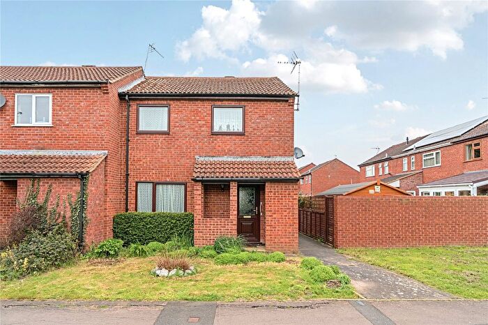 3 Bedroom Semi-Detached House For Sale In George Dowty Drive, Northway, Tewkesbury, GL20