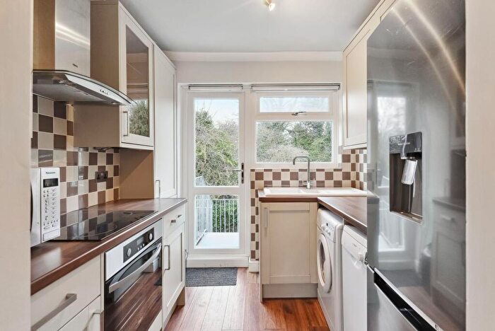 2 Bedroom Apartment To Rent In Alberta Avenue, Cheam, SM1