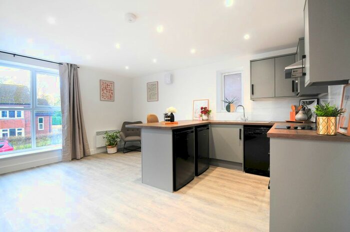 1 Bedroom Flat To Rent In Mitford Road, Fallowfield, Manchester, M14