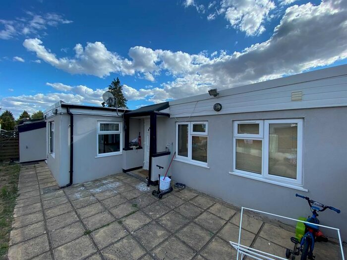 2 Bedroom Maisonette To Rent In Floriston Avenue, Hillingdon, UB10