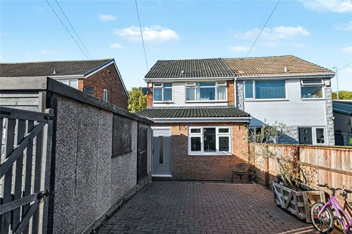3 Bedroom Semi-detached House For Sale In Highfield, Tingley, Wakefield, West Yorkshire, WF3