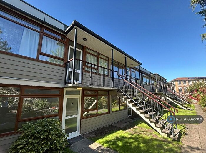 2 Bedroom Flat To Rent In Cotham Road, Bristol, BS6