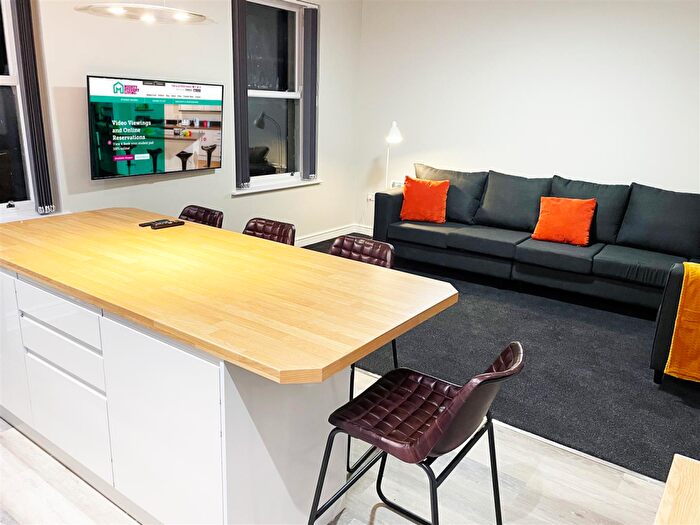 4 Bedroom Private Hall To Rent In King Street, Lancaster, LA1