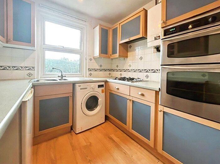 1 Bedroom Flat To Rent In Agraria Road, Guildford, GU2