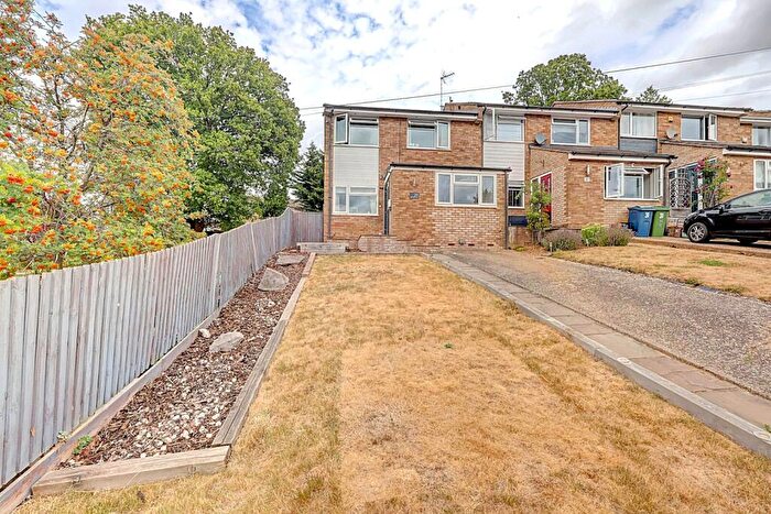 3 Bedroom End Of Terrace House For Sale In Columbine Road, Widmer End, High Wycombe, Buckinghamshire, HP15