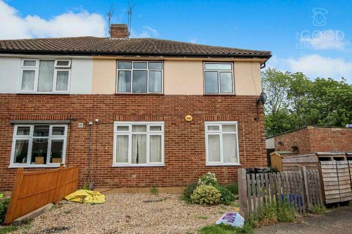 2 Bedroom Flat To Rent In Broomfield Avenue, Loughton, IG10