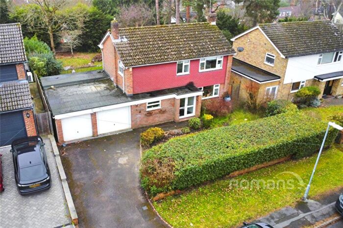 4 Bedroom Detached House For Sale In Robin Lane, Sandhurst, Berkshire, GU47