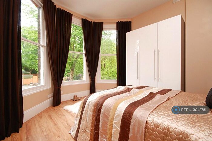 3 Bedroom Flat To Rent In Christchurch Avenue, London, NW6