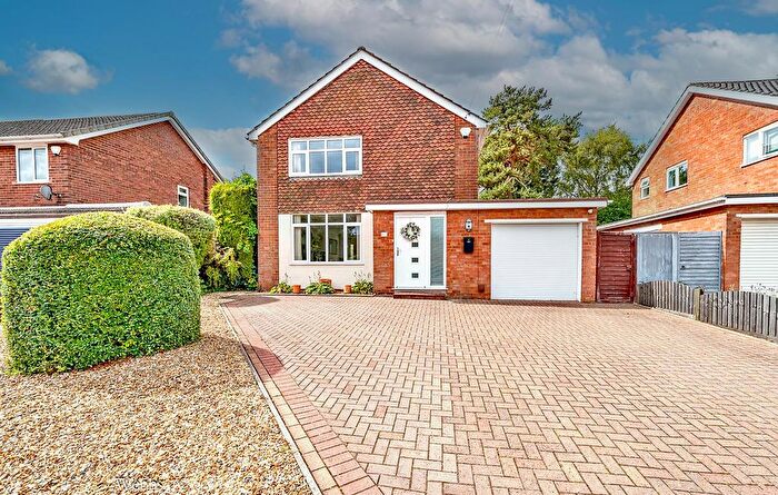 3 Bedroom Detached House For Sale In Hednesford Road, Cannock, WS11