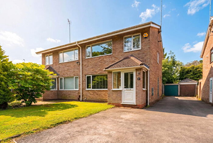 3 Bedroom Semi-Detached House For Sale In Billsmore Green, Solihull, B92