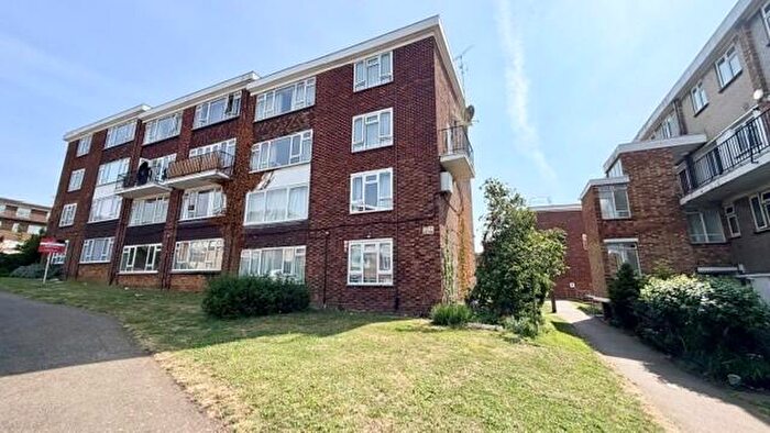 2 Bedroom Flat To Rent In Victor Walk, Hornchurch, RM12
