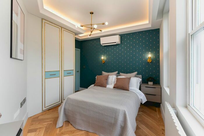 3 Bedroom Flat To Rent In Kenway Road, London, SW5