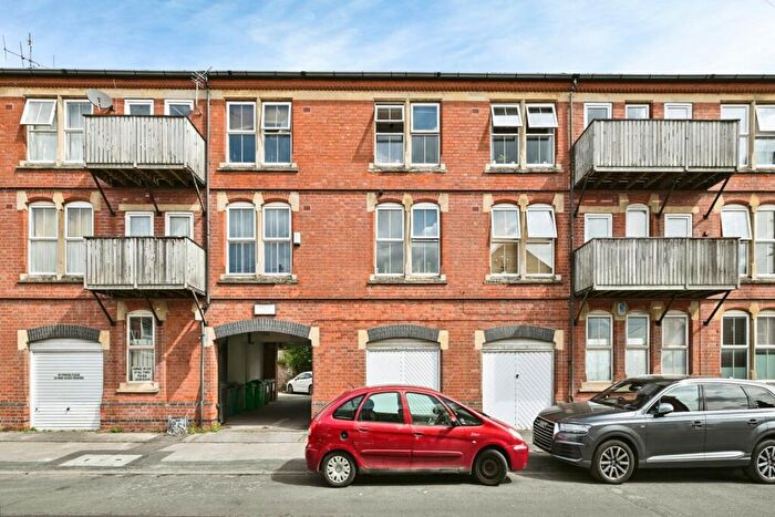 2 Bedroom Flat For Sale In Gladstone Street, Nottingham, Nottinghamshire, NG7