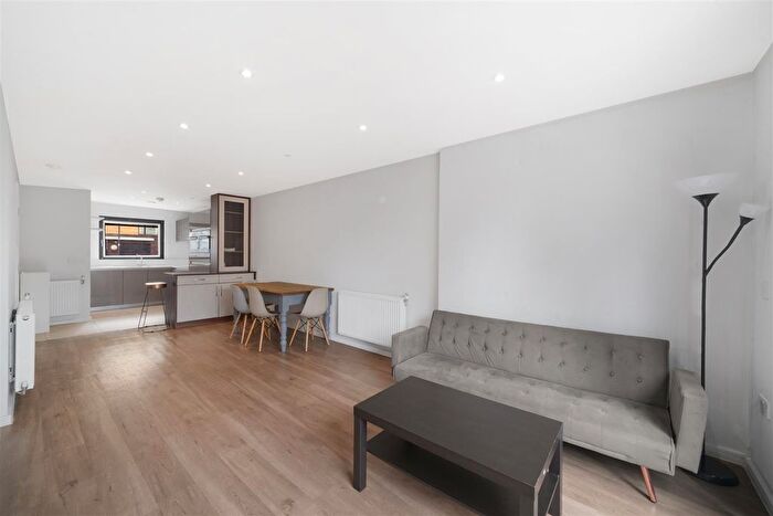 2 Bedroom Maisonette For Sale In Williams Way, Wembley, HA0