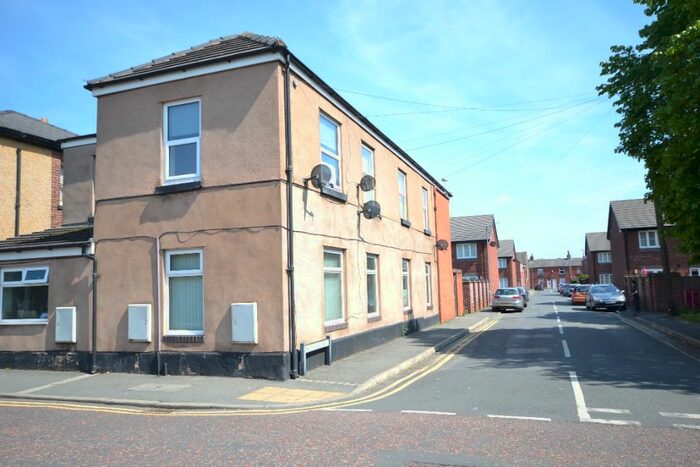2 Bedroom Flat To Rent In Powell Street, St Helens, WA9