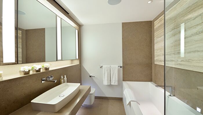 2 Bedroom Flat To Rent In Duke Street, London, W1K