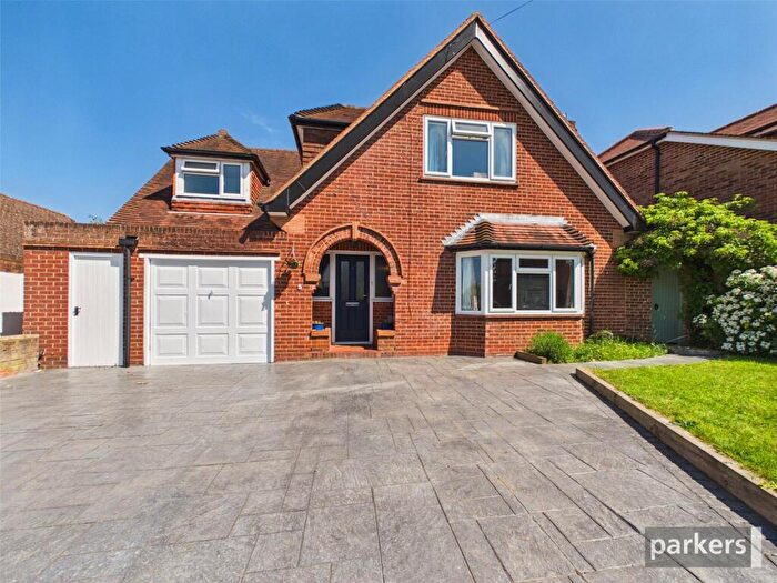 4 Bedroom Detached House For Sale In Eastcourt Avenue, Earley, Reading, Berkshire, RG6