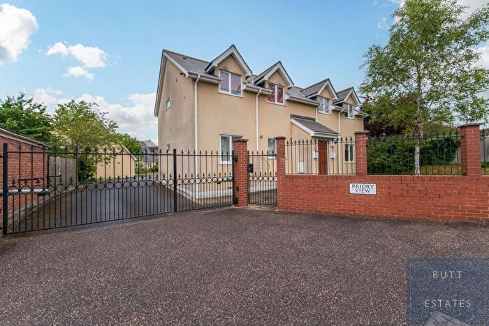 2 Bedroom Flat For Sale In Priory View, Exeter, EX4