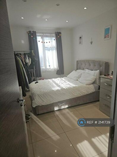 3 Bedroom Flat To Rent In Havana Buildings, London, EC1V
