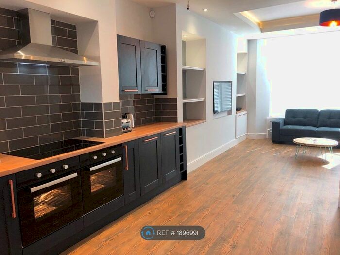 6 Bedroom Terraced House To Rent In Gresford Avenue, Liverpool, L17