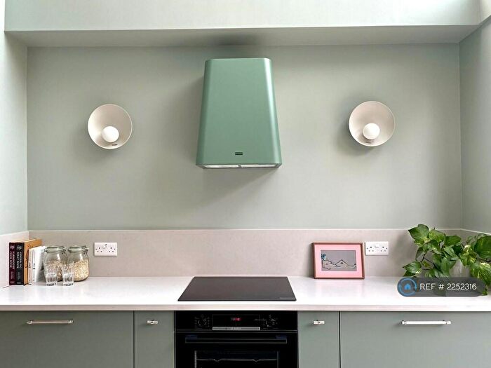 4 Bedroom Terraced House To Rent In Benn Street, London, E9