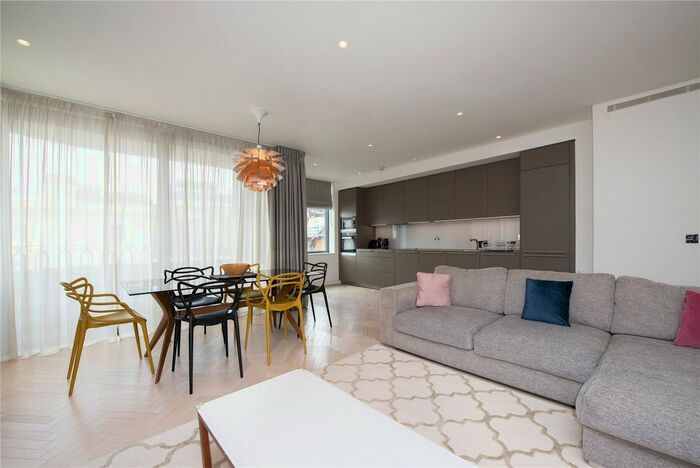 3 Bedroom Flat To Rent In Queensway, London, W2