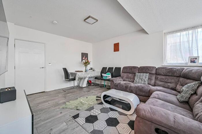 2 Bedroom Flat To Rent In Erebus Drive, , Thamesmead, London, SE28