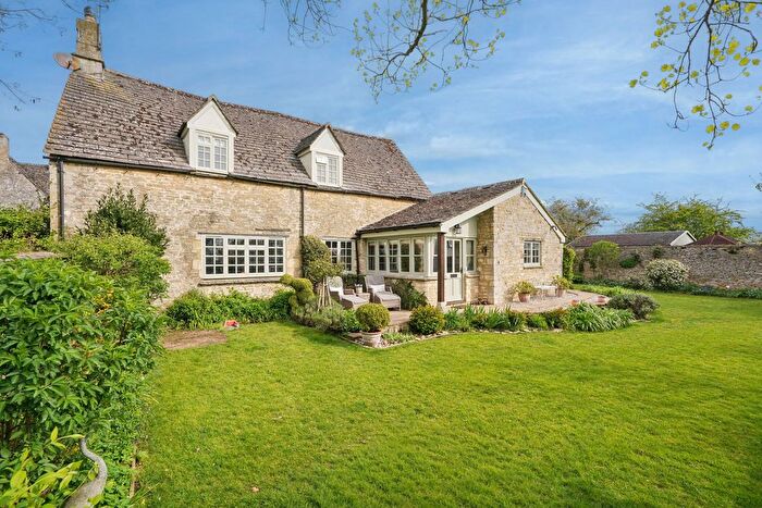 4 Bedroom Detached House For Sale In Manor Road, Brize Norton, OX18