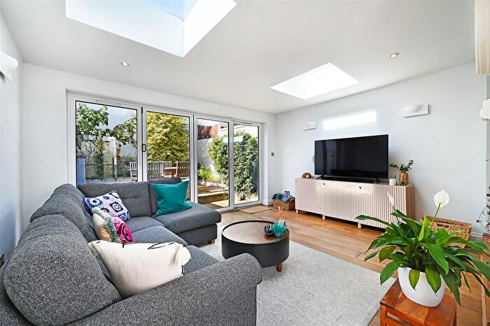 2 Bedroom Flat To Rent In Nelson Road, London, SW19