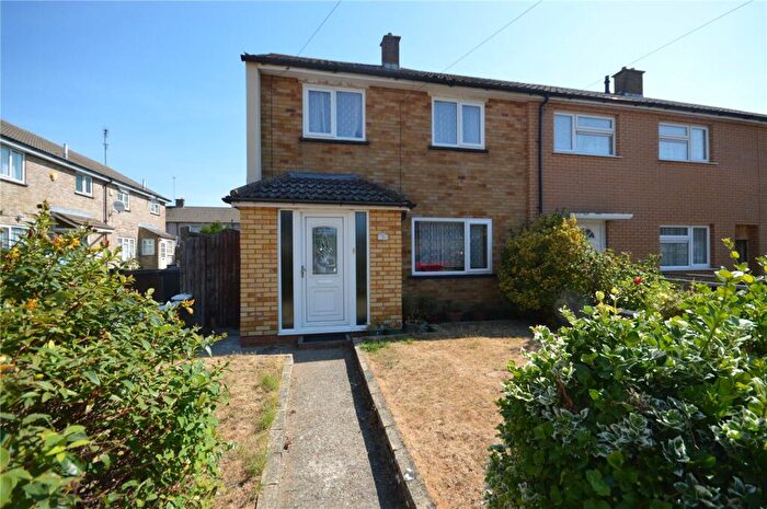 3 Bedroom End Of Terrace House For Sale In Friesian Close, Luton, Bedfordshire, LU4
