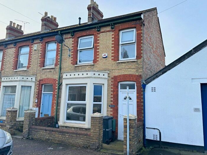 3 Bedroom End Of Terrace House To Rent In Winchester Street, Taunton, Somerset, TA1