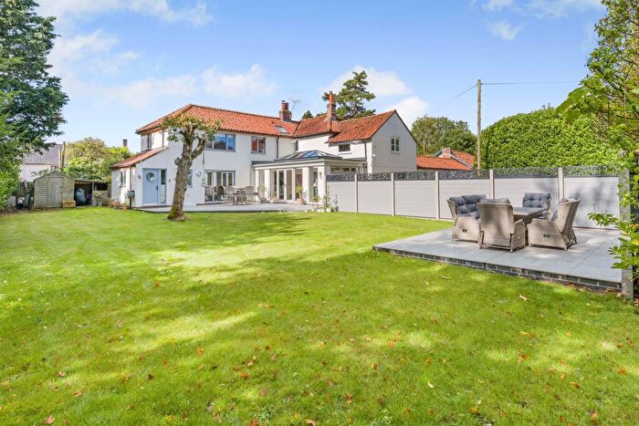 6 Bedroom Cottage For Sale In Market Street, Shipdham, Thetford, IP25
