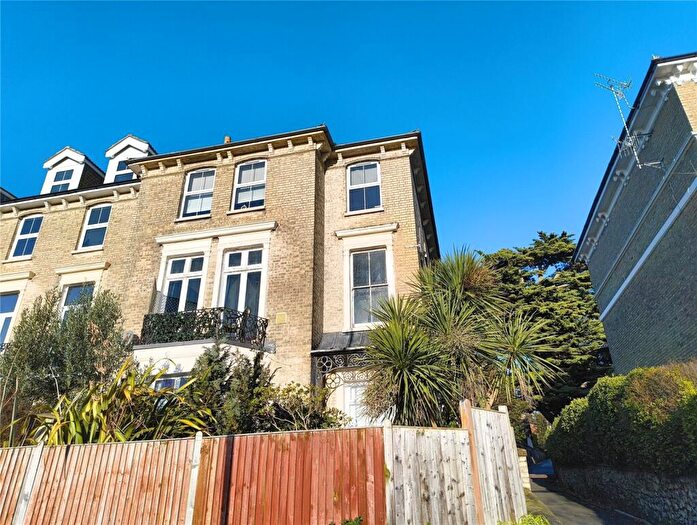 2 Bedroom Flat For Sale In Enys Road, Eastbourne, BN21