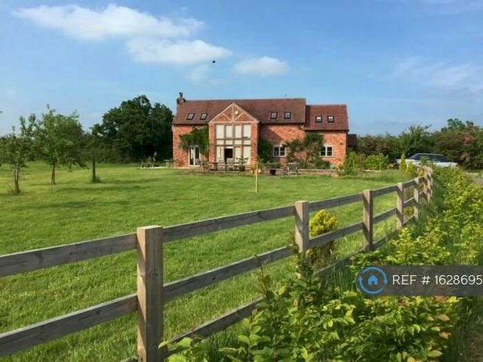 3 Bedroom Detached House To Rent In Henley Road, Henley In Arden, B95