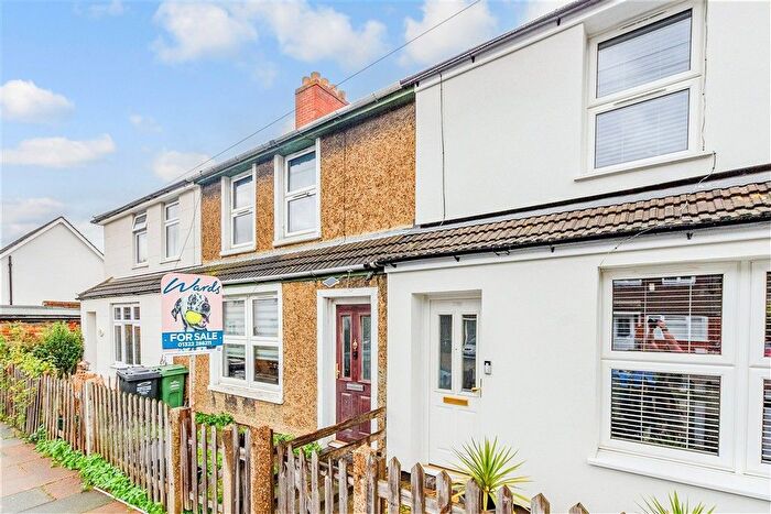 3 Bedroom Terraced House For Sale In Shenley Road, Dartford, Kent, DA1