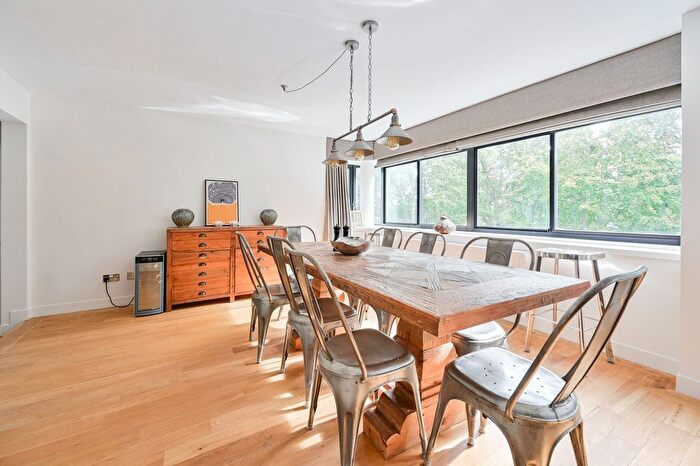 2 Bedroom Flat To Rent In Grosvenor Road, Pimlico, London, SW1V