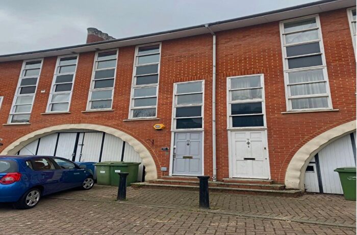 1 Bedroom Property To Rent In Wolfe Crescent, London, SE16