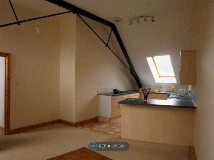 2 Bedroom Flat To Rent In Whitchurch, Whitchurch, SY13