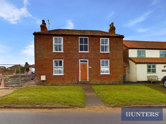 4 Bedroom Link Detached House For Sale In Main Street, Beeford, Driffield, YO25