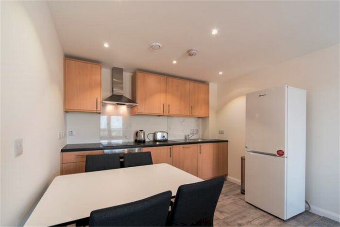 2 Bedroom Flat For Sale In Carlton House, Ilford, IG1