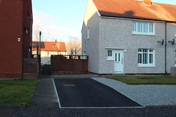 3 Bedroom End Of Terrace House To Rent In Forthview, Stirling, FK7