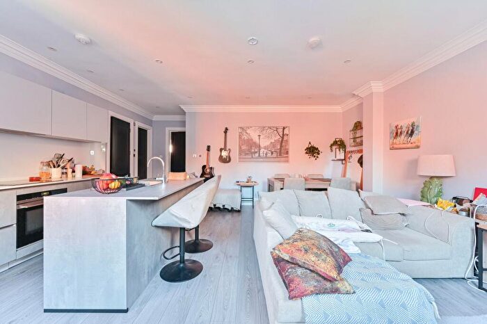 2 Bedroom Flat For Sale In High Street, Bromley, Bromley, BR1