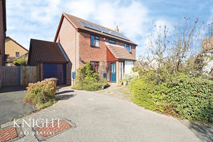 4 Bedroom Detached House For Sale In Woodpecker Close, Colchester, CO4